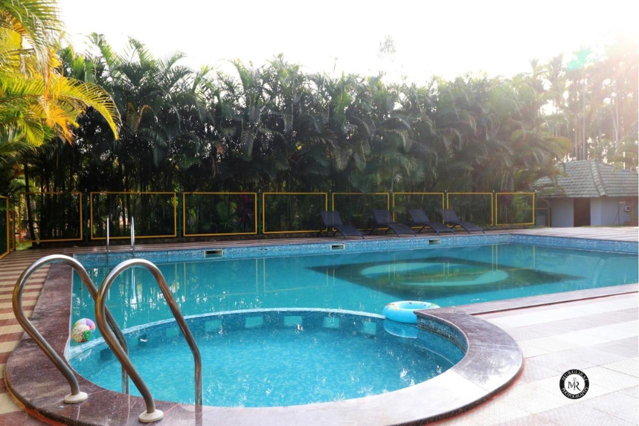 Plumeria Resort Kushālnagar Exterior foto